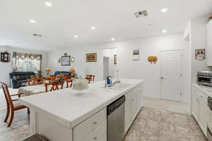 805 Klamath Way, Hollister, California 95023