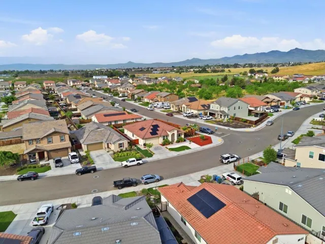 805 Klamath Way, Hollister, California 95023