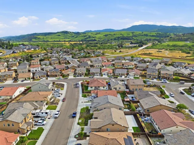 805 Klamath Way, Hollister, California 95023