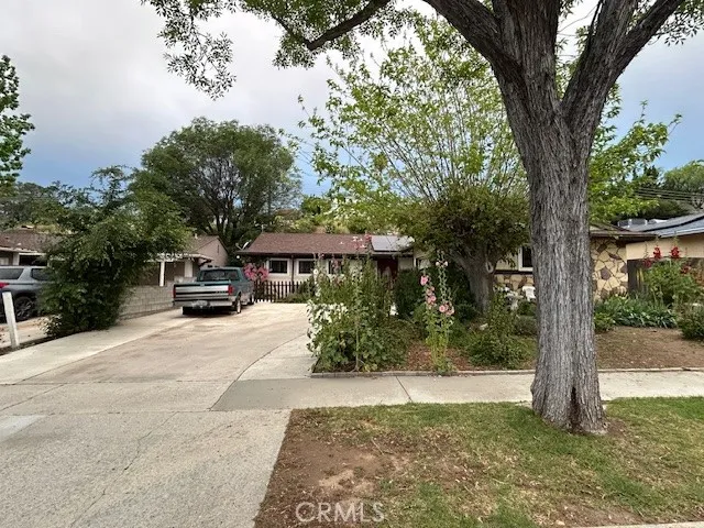 27135 Cabrera, Saugus, California 91350