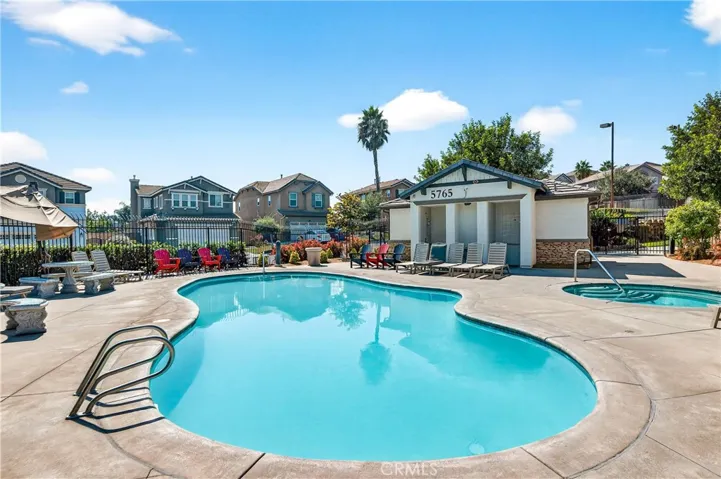 Community Pool & Spa
photo digitally enhanced