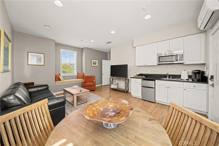 Apartment over garage, kitchenette
