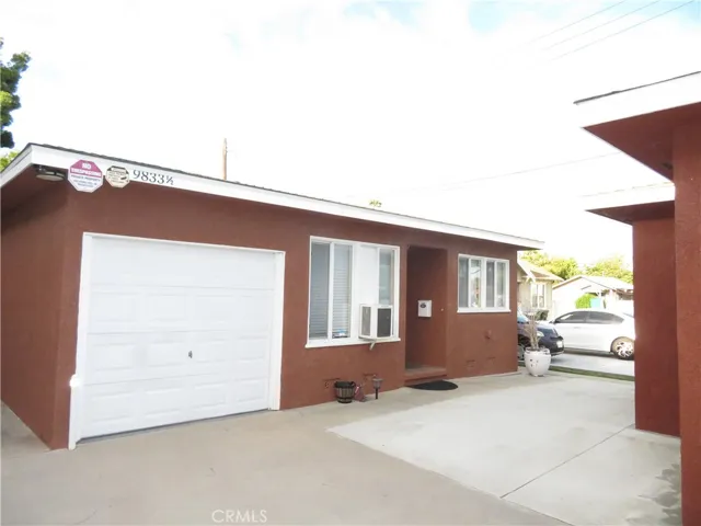 9833 1/2 Walnut Ave.