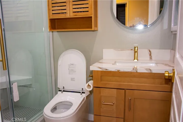 Downstairs Full Bath