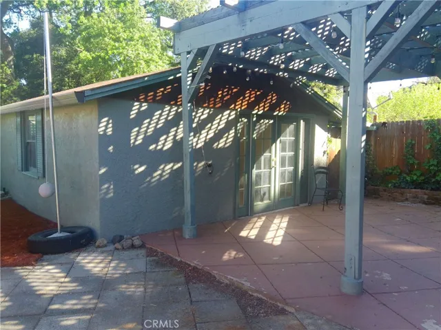 Patio & detached bonus room