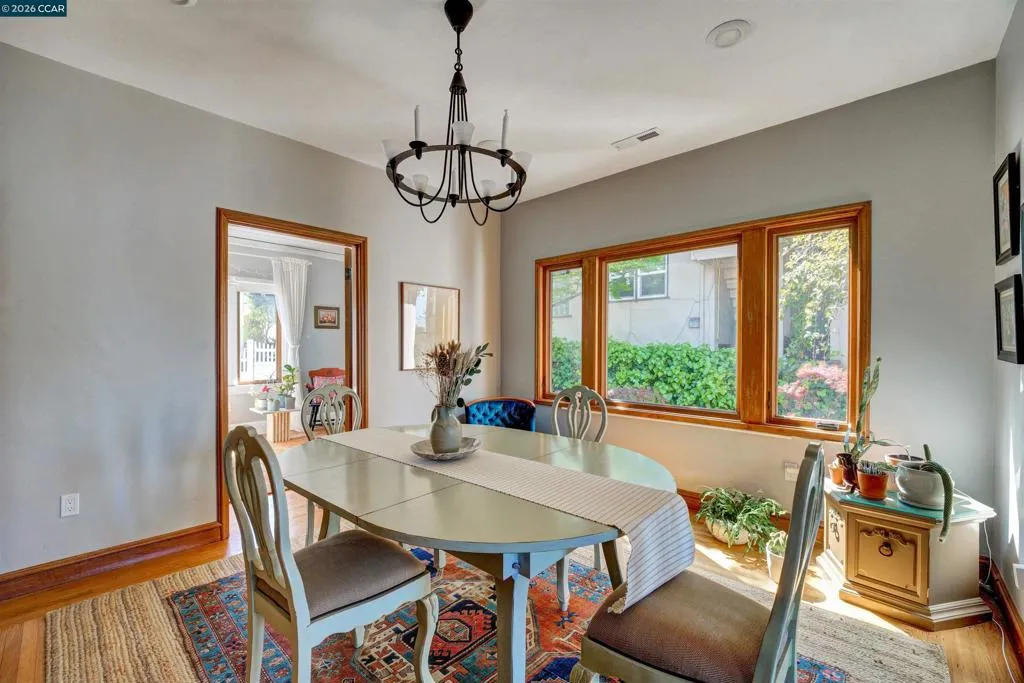 2040 DINING ROOM
