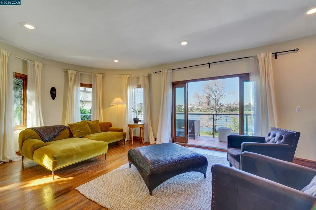 2038 LIVING ROOM