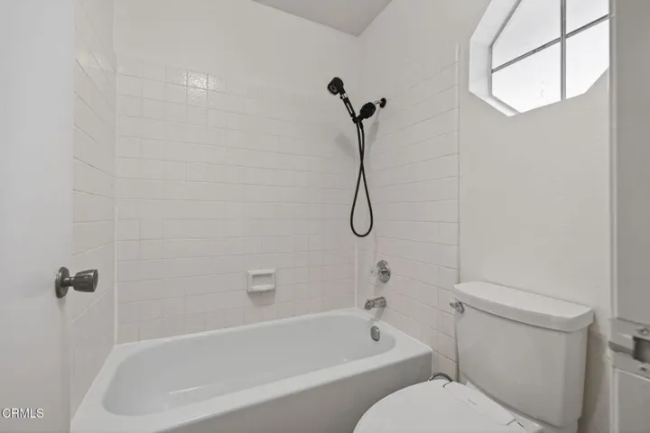 23-web-or-mls-UpmarketMedia-1235Osa-065