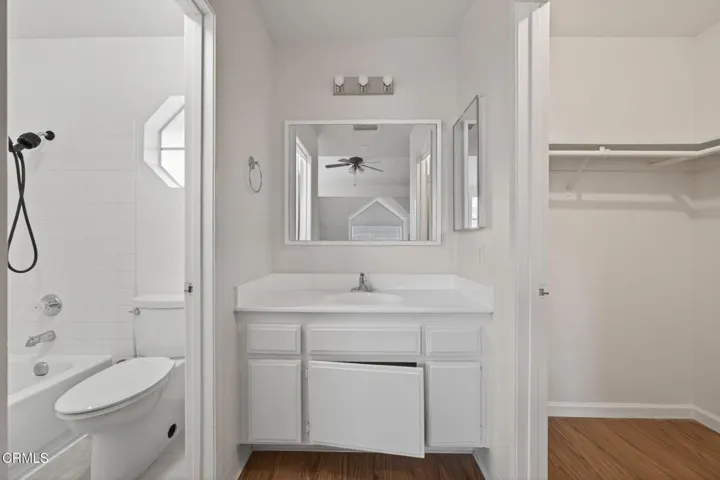 21-web-or-mls-UpmarketMedia-1235Osa-058