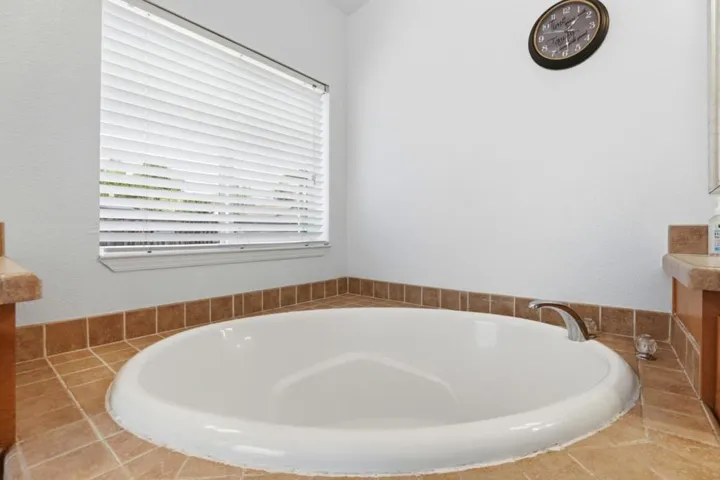 500 W 10th Street, Gilroy, California 95020