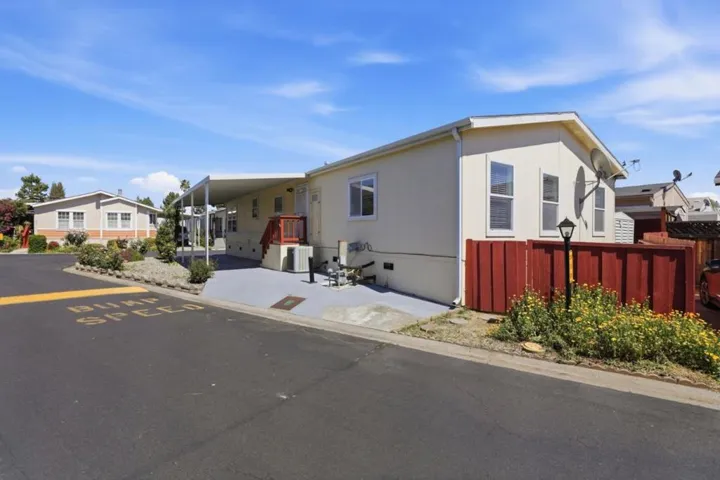 500 W 10th Street, Gilroy, California 95020
