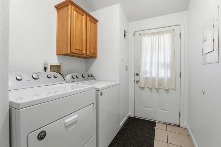 500 W 10th Street, Gilroy, California 95020