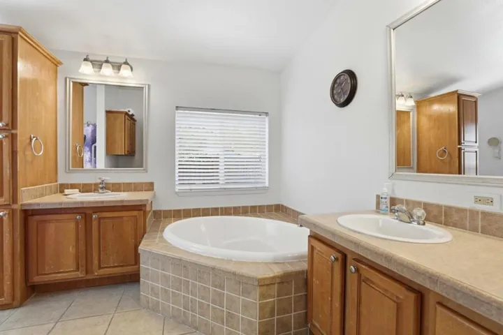 500 W 10th Street, Gilroy, California 95020