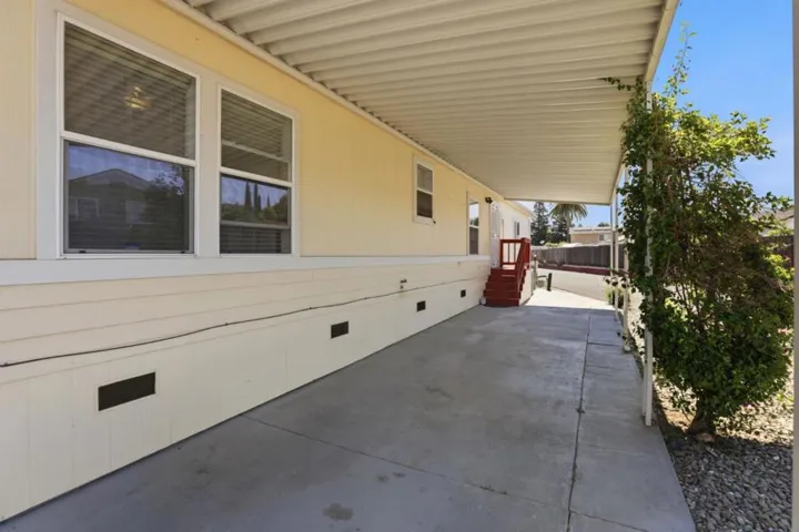 500 W 10th Street, Gilroy, California 95020
