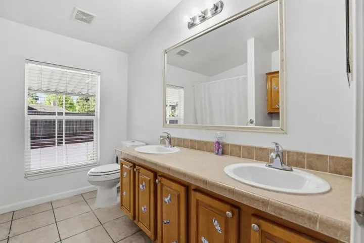 500 W 10th Street, Gilroy, California 95020