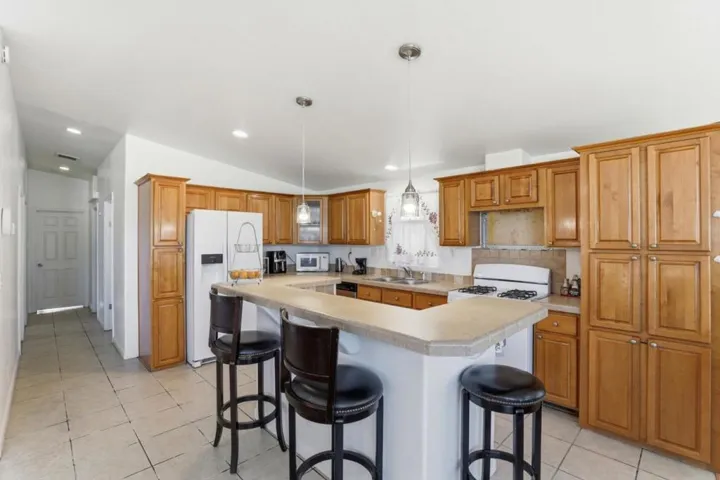 500 W 10th Street, Gilroy, California 95020