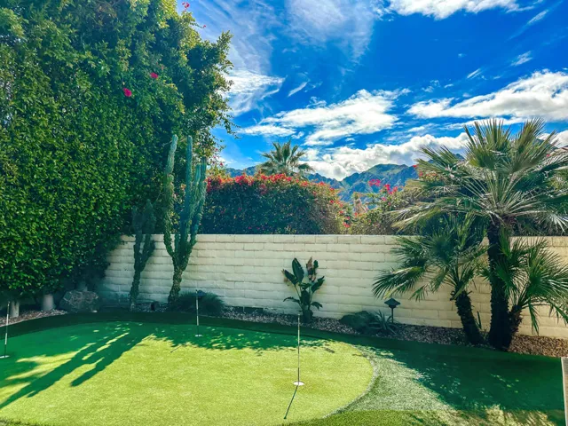 Private Putting Green