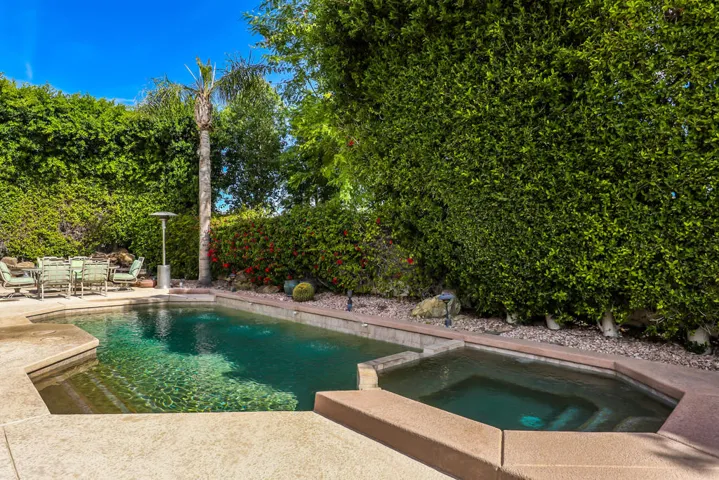 Pool & Spa