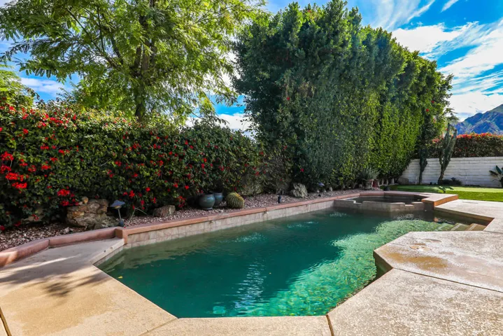 Pool & Spa