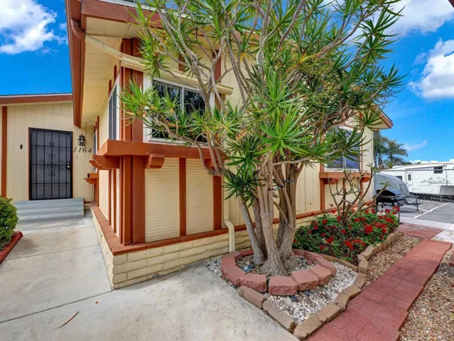 1164 Via Santa Paulo, Vista, California 92081