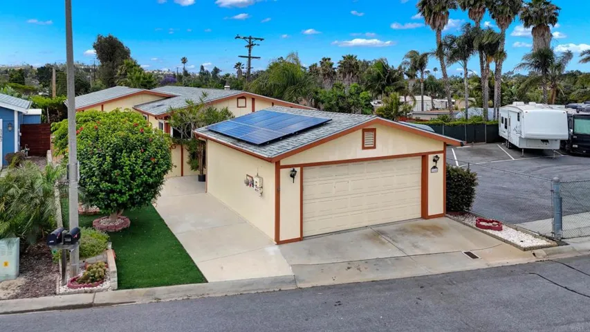 1164 Via Santa Paulo, Vista, California 92081