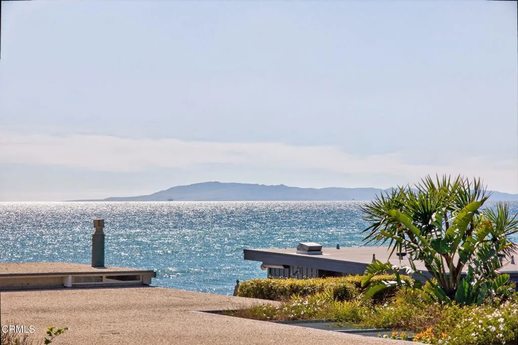 45-web-or-mls-UpmarketMedia-4229Far-164