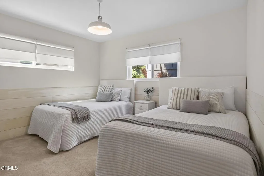 63-web-or-mls-UpmarketMedia-4229Far-067