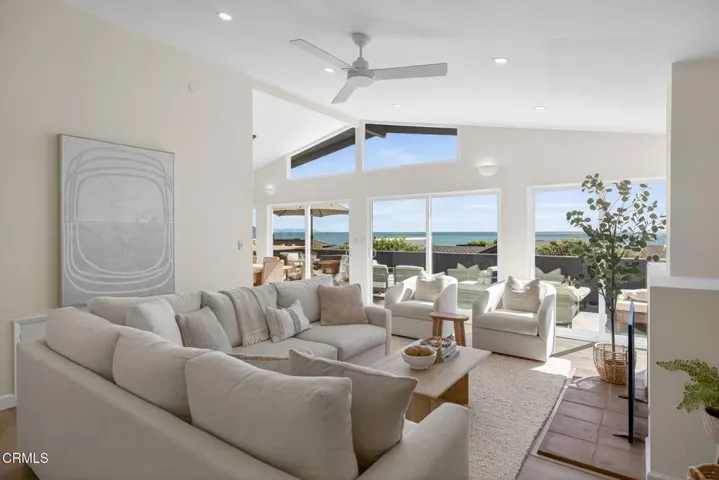 15-web-or-mls-UpmarketMedia-4229Far-076