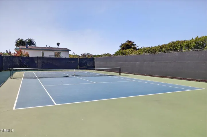 85-web-or-mls-UpmarketMedia-4229Far-258