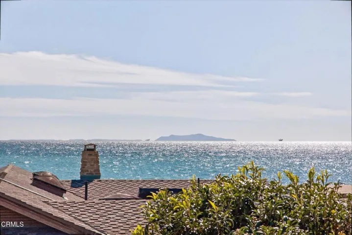 44-web-or-mls-UpmarketMedia-4229Far-163