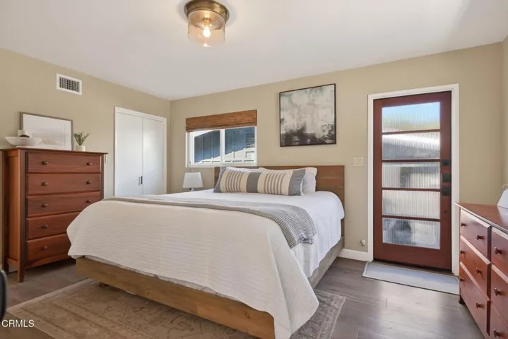 52-web-or-mls-UpmarketMedia-4229Far-195