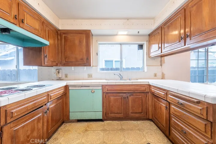 20019 Ingomar, Winnetka, California 91306