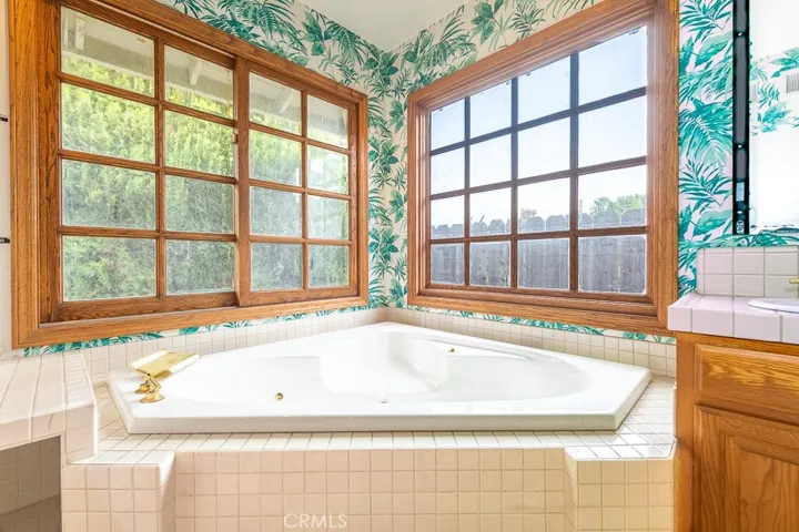 20019 Ingomar, Winnetka, California 91306