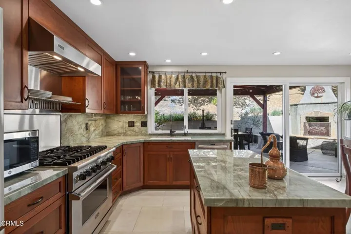 58-web-or-mls-UpmarketMedia-379McG-076