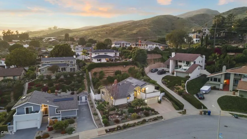 24-web-or-mls-UpmarketMedia-379McG-Aer-T