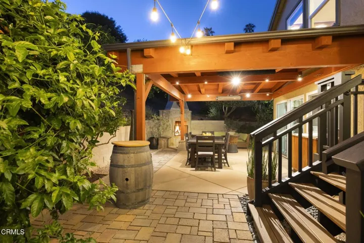 8-web-or-mls-UpmarketMedia-379McG-Twi-02