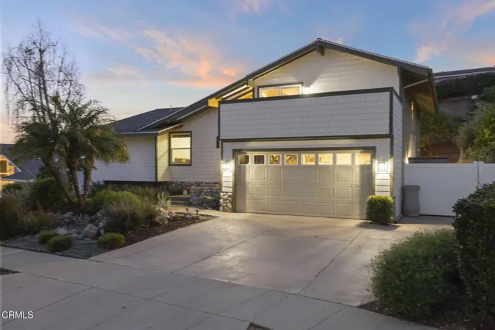 1-web-or-mls-UpmarketMedia-379McG-Twi-00