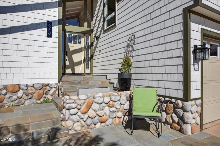 37-web-or-mls-UpmarketMedia-379McG-014