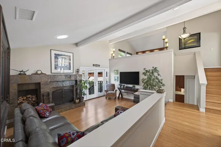 57-web-or-mls-UpmarketMedia-379McG-073