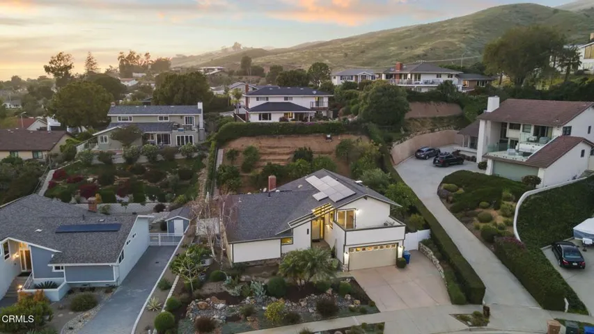 18-web-or-mls-UpmarketMedia-379McG-Aer-T