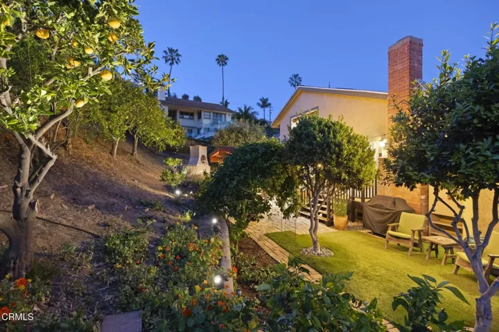 12-web-or-mls-UpmarketMedia-379McG-Twi-0