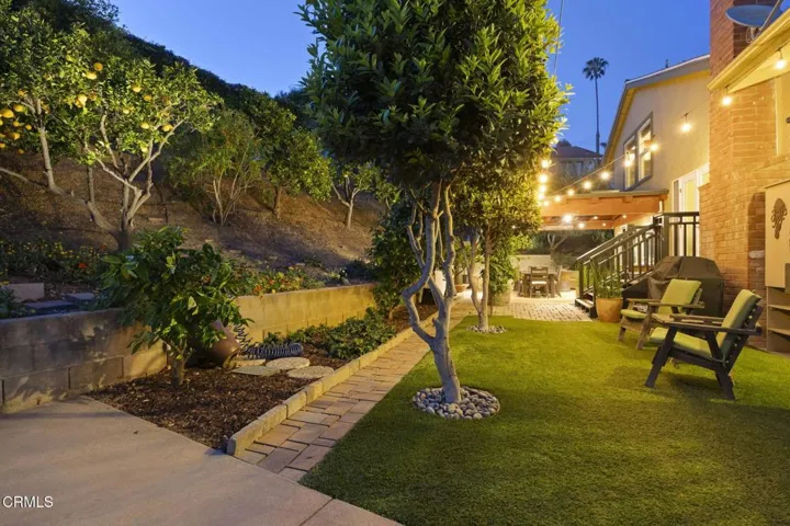 10-web-or-mls-UpmarketMedia-379McG-Twi-0