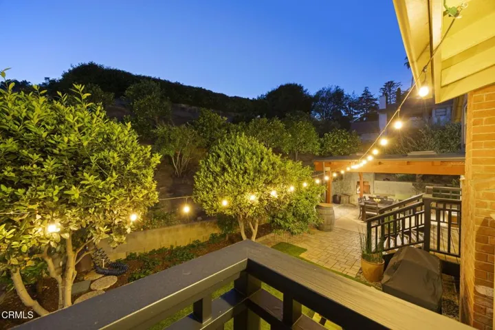 13-web-or-mls-UpmarketMedia-379McG-Twi-0