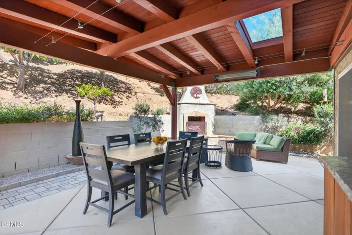 72-web-or-mls-UpmarketMedia-379McG-118