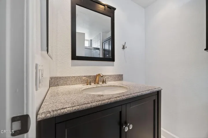 56-web-or-mls-UpmarketMedia-379McG-070