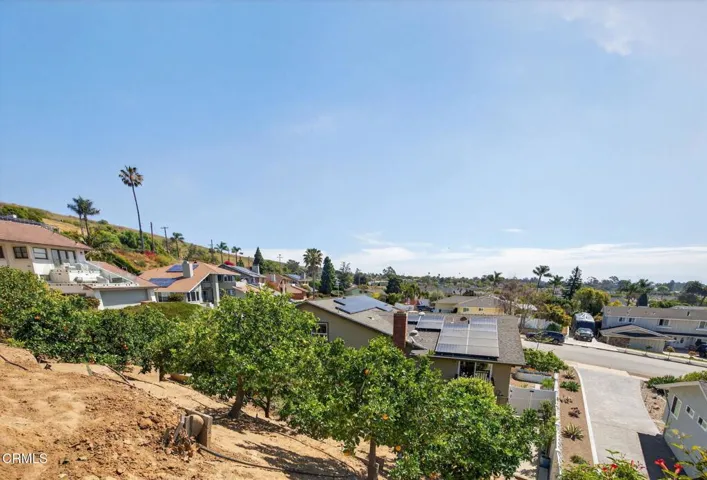 83-web-or-mls-UpmarketMedia-379McG-151