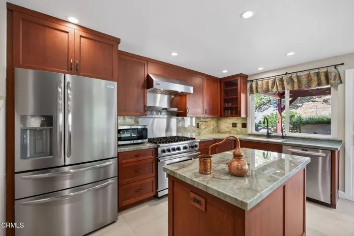 59-web-or-mls-UpmarketMedia-379McG-079