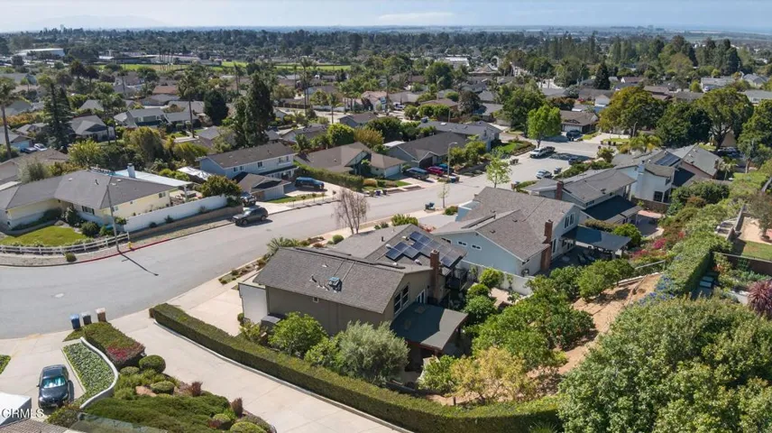 89-web-or-mls-Upmarketmedia_379McG-aer-0