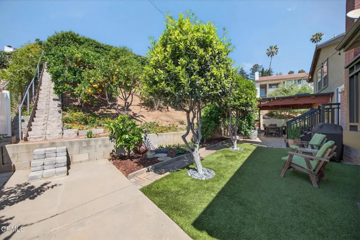 81-web-or-mls-UpmarketMedia-379McG-145