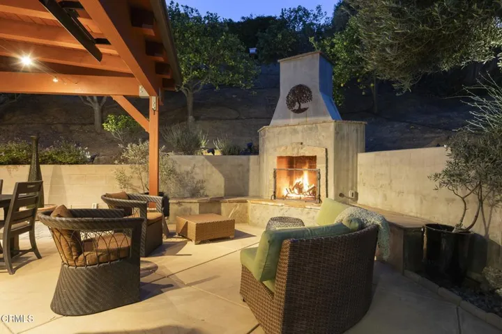 6-web-or-mls-UpmarketMedia-379McG-Twi-01